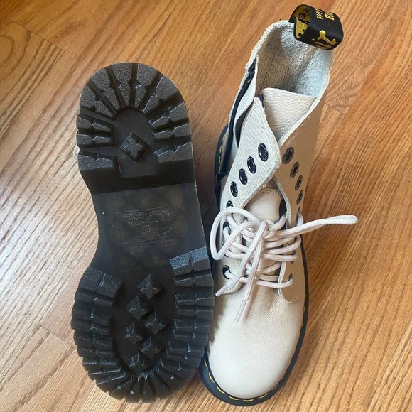 Jadon III Dr. Martens Leather Boots - Picture 3 of 8